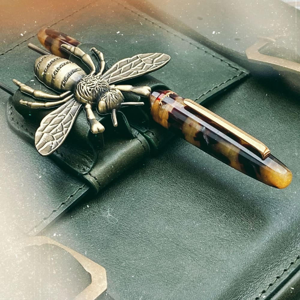 Estie tortoise - Gold Trim fountain pen - Custom Gena