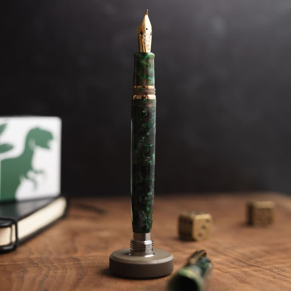 Jurassic Estie - Gold Trim - Piston Fill - F - FOUTAIN PEN