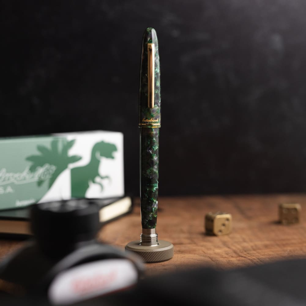 Jurassic Estie - Gold Trim - Piston Fill - F - FOUTAIN PEN